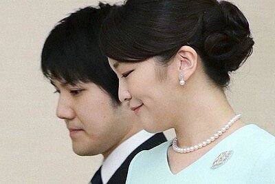 小室圭さんと眞子さまの横顔を写した画像