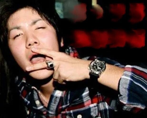 小室圭さんがピースをしている画像