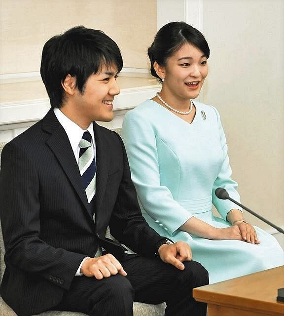 小室圭さんと眞子さまの結婚発表時の画像