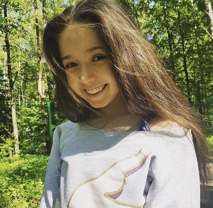 カミラ・ワリエワ13歳の笑顔の画像
