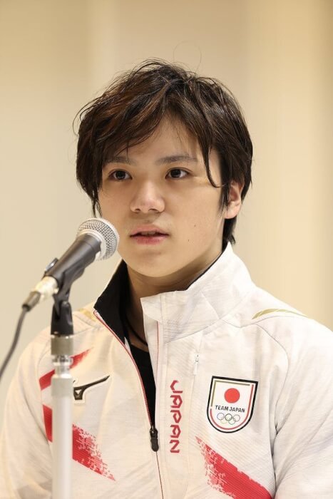 宇野昌磨がインタビューに答えている時の画像