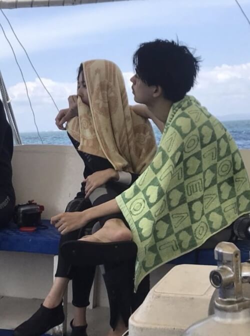 成田凌と戸田恵梨香がセブ島に行った時の画像