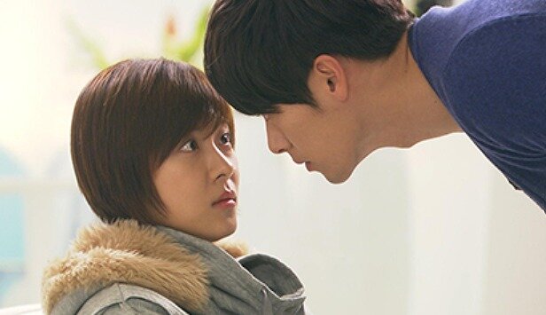 韓国ドラマ『シークレットガーデン』で見つめ合うライムとジュウォンの画像